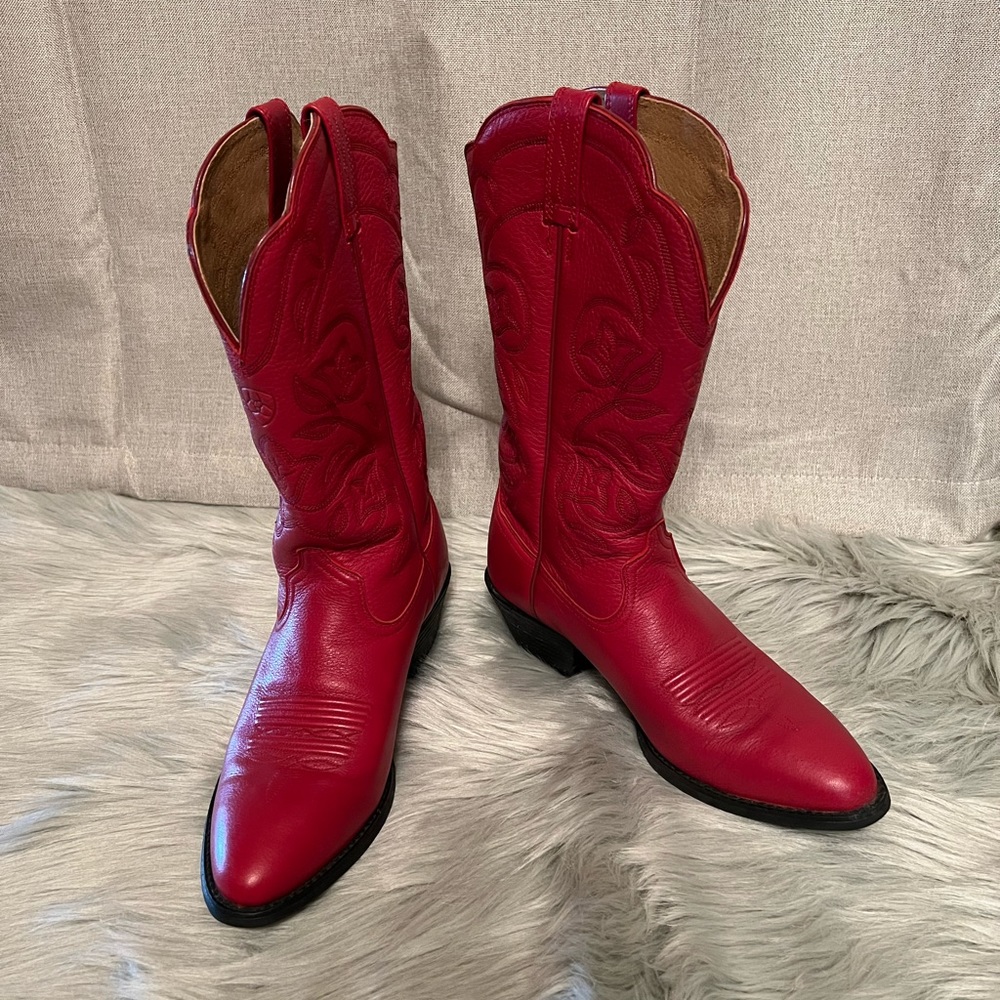 Ariat Red Women’s Heritage Western R-Toe Boot